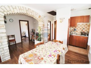 POREČ-apartmanska kuća, 2.red do mora