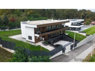 Luksuzna vila s bazenom i pogledom na Zagreb – Novogradnja