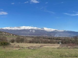 Građevinsko zemljište Sinj, idealno za obiteljsku kuću.