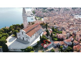 Rovinj-neponovljiva prilika za investiciju-parcela ispod crk
