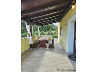 Risika - kuća sa bazenom i jacuzziem