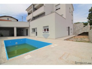 MATULJI-NOVOGRADNJA, stan sa bazenom, jacuzzijem, saunom i