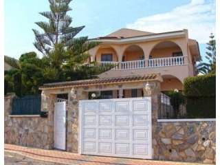4 Bedroom 5 Bathroom Villa In..