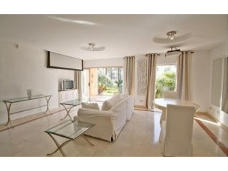 3 bedroom groundfloor apartment for..