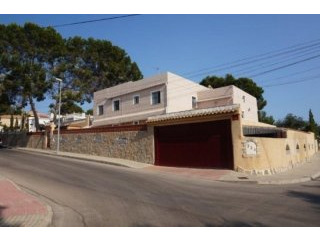 5 Bedrooms - Villa - Alicante - For Sale