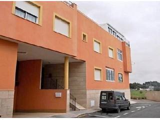 * A 2 BEDROOM FIRST FLOOR APARTMENT
