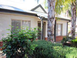 A lovely “Rose” Villa - SALISBURY - SA