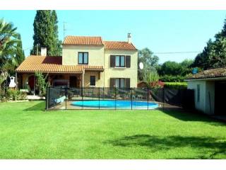 Detached house between Ste Foy la..
