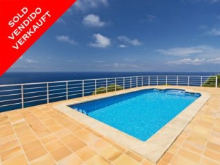 *sold* Semi-Detached Villa Frontline To..