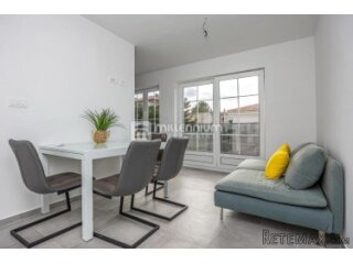 Crikvenica, 63.88m2, 2-sobni s dnevnim, lođa i balkon