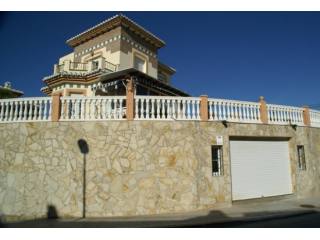 Villa for Sale in Benajarafe 490.000..