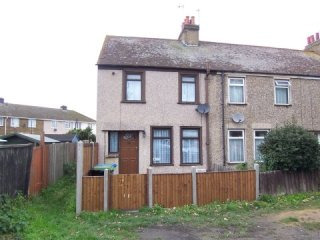 2 bedroom house in Sheerness, ISLE OF..