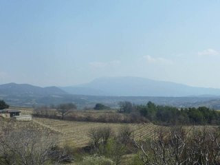 3 Bed Villa To Modernise With Garden..