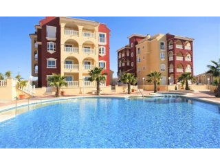 Los Alcazares 3 Beds Garden Apartment..
