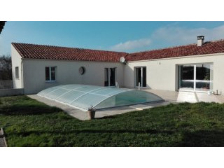 Bungalow With Swimming Pool For Sale..