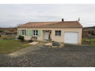 3 Bedrooms Villa With Garage And..