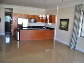 Apartment/townhouse - Live the life..