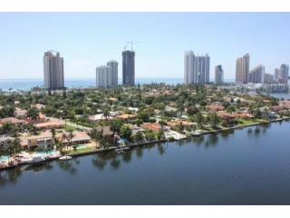 2 bedroom Flat For Sale: 19195 NE 36 CT..