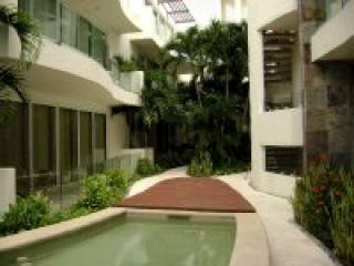 Mamitas Village Pb