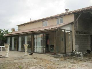3 bedroom stone house near Villebois