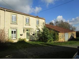 Nice Village House and Garden, Pool