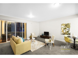 Refurbished Southbank Retreat. Popular..