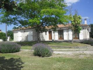 Beautiful modern property all on one..