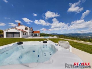 Motovun - okolica, moderna vila sa prekrasnim pogledom