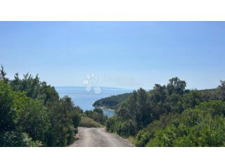 ATRAKTIVNO ZEMLJIŠTE - 150 M OD MORA DUGA UVALA