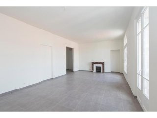 Stunning Newly Renovated 3 Bed Duplex..