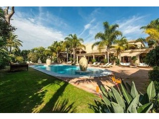 7 Bedrooms - Villa - Malaga - For Sale