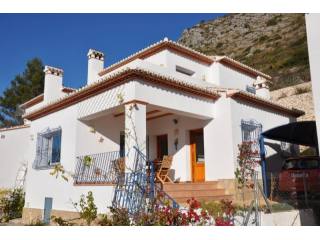 3 Bedrooms - Villa - Alicante - For Sale
