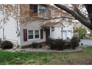 3 bedroom House For Sale: 15 Lakeland..