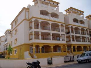 DELIGHTFUL 2 BEDROOM 1ST FLOOR..