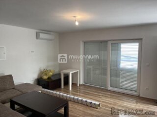Crikvenica, 36m2, 1-sobni stan s okućnicom i parkingom