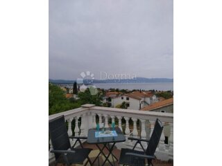 KRK,MALINSKA -Apartman 3S+DB,terasa,tri parking mjesta