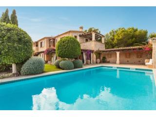 Mallorquinische Finca mit Meerblick in..