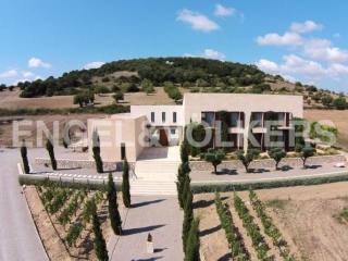 Exclusive design country house in San..