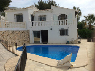 4 Bedrooms - Villa - Alicante - For Sale