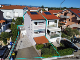 Krk, Njivice – Kuća s pogledom i 2 apartmana