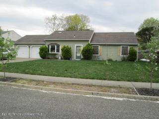 3 bedroom Flat For Sale: 83 Oak Knoll..