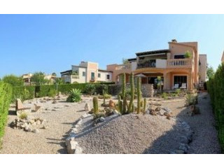 Groundflor apartment for sale in Santa..