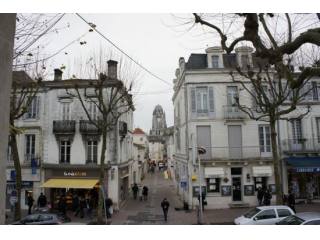 Apartment - Saintes - District : Centre..
