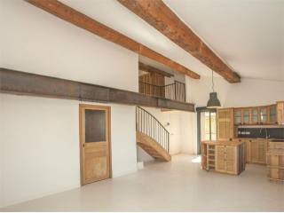 Superb Fully Renovated Apartments With..