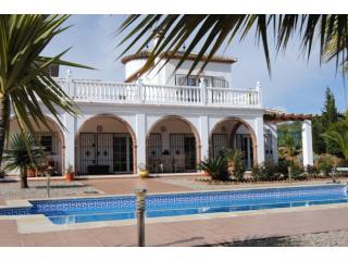 Villa for Sale in Vinuela, Vinuela..