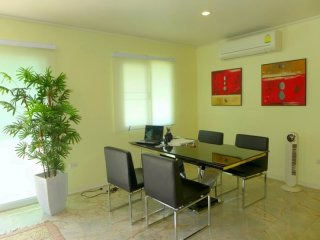 3 bedroom pool house on generous plot..