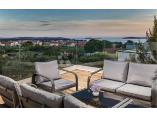 Luksuzna villa 700 m od plaže s pogledom na more i Brijune!