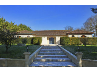 Very Attractive Contemporary House With..