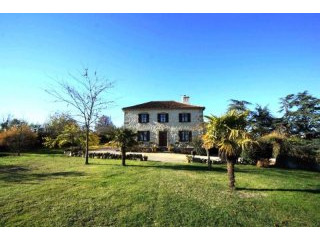 4 Bedroom Country House For Sale