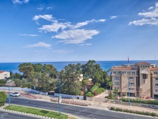 3 Bedrooms - Apartment - Limassol - For..